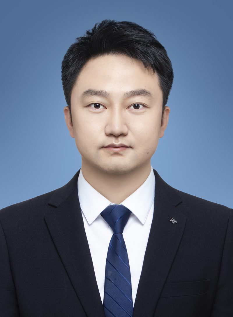 何鹏